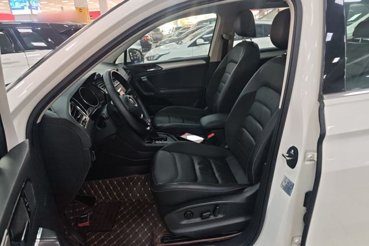 Used Volkswagen Tiguan L 2020 330TSI Automatic Two-Wheel Drive Panoramic Comfort Edition China VI Standard Left Front Seat
