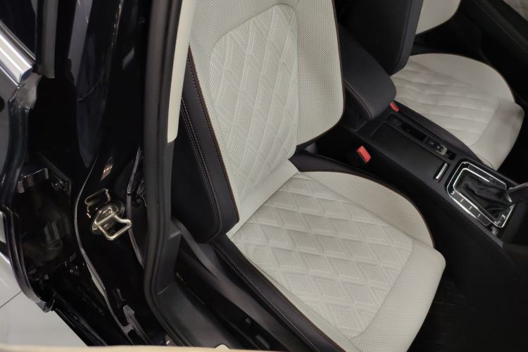 Used Volkswagen Magotan 2023 2 Million Units Commemorative Edition 330TSI DSG Luxury Version