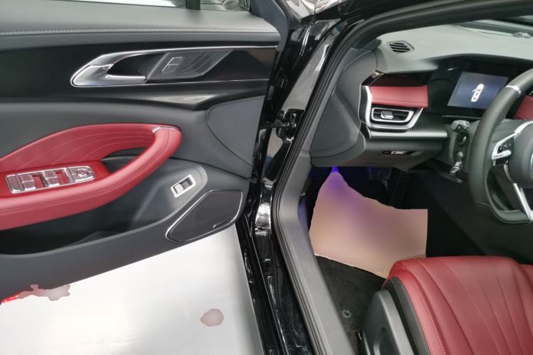 Used Hongqi H5 2025 1.5T DCT Xuan Ying Edition Driver Seat