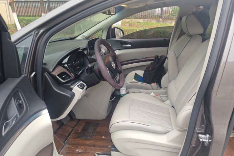 Used Buick GL8 2021 Land Cruiser Executive Class 652T Luxury Model