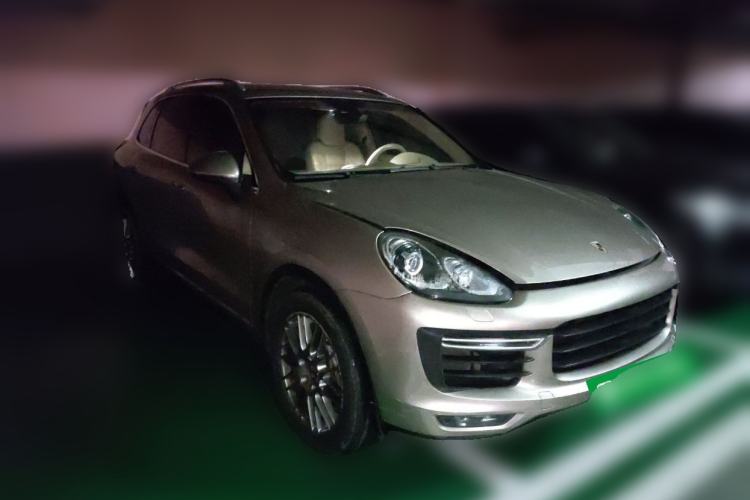 Used Porsche Cayenne 2015 Cayenne 3.0T Front Right 45 Deg