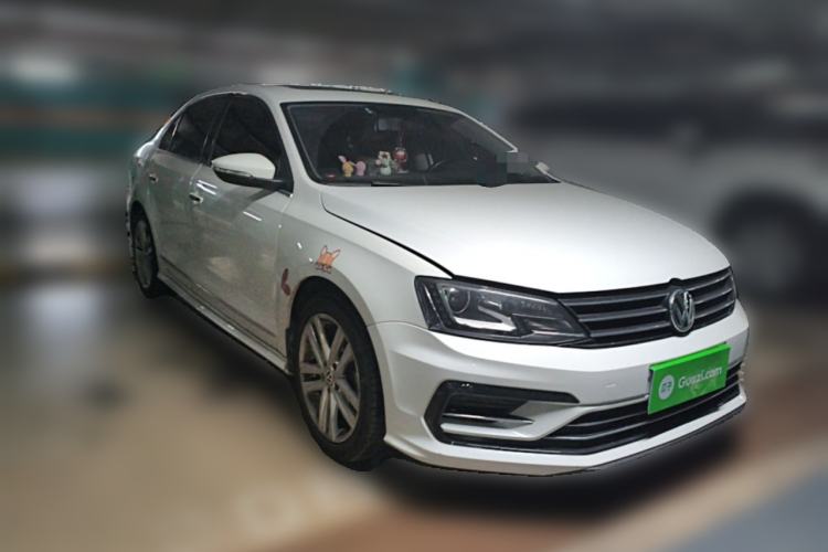 Used Volkswagen Sagitar 2018 280TSI DSG Ignite Edition Front Right 45 Deg