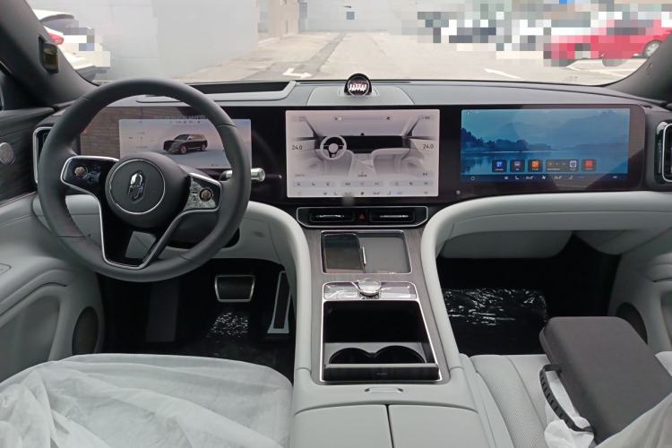 Used Hima AITO M9 2024 Range-Extended Ultra Version 42 kWh 6-Seater Model Center Console