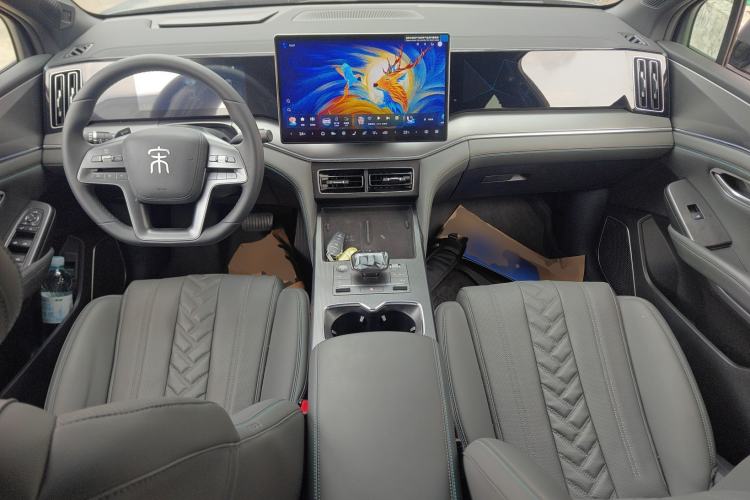 Used BYD Song L DM-i 2025 Intelligent Driving Version 160 km Beyond-Range Type Center Console