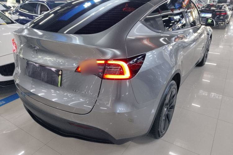 Used Tesla Model Y 2024 Long-Range All-Wheel-Drive Version Rear Right 45 Deg