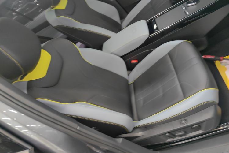 Used Volkswagen ID.4 X 2025 Smart Version Pure & Intelligent Enjoyment Edition Right Front Seat