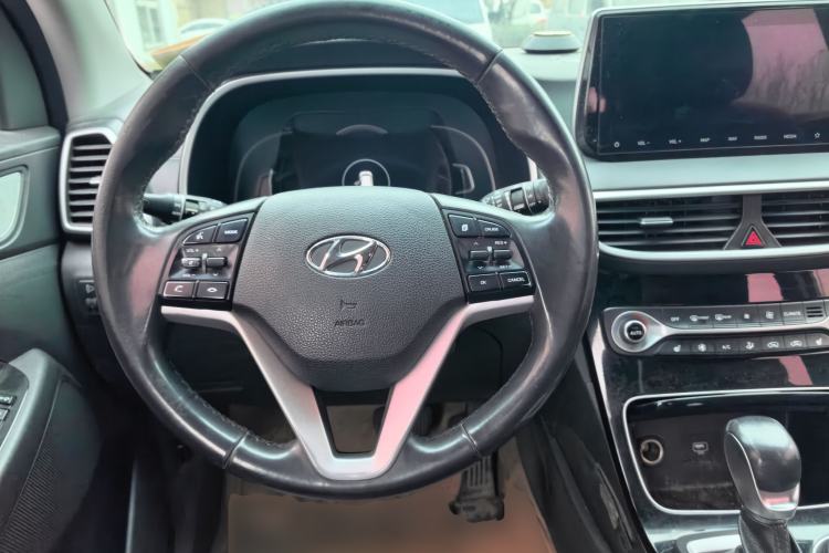 Used Hyundai Tucson 2019 280TGDi Dual-Clutch Two-Wheel Drive Smart Connect Version China VI Steering Wheel