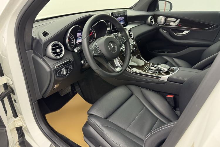 Used Mercedes-Benz GLC 2016 GLC 260 4MATIC Luxury Model