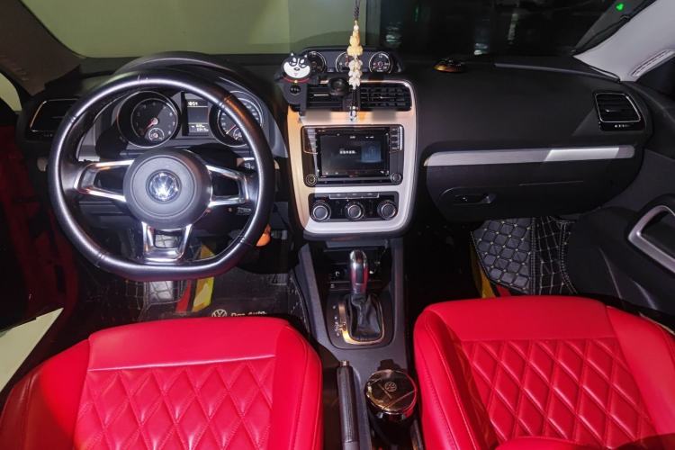 Used Volkswagen Scirocco 2015 1.4TSI Fashion Edition Center Console