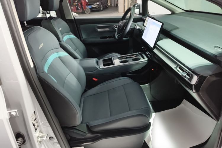 Used AION Y 2023 Plus 510 Smart Edition Right Front Seat