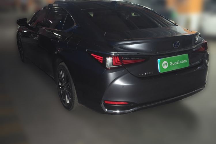Used Lexus ES 2020 300h Deluxe Edition