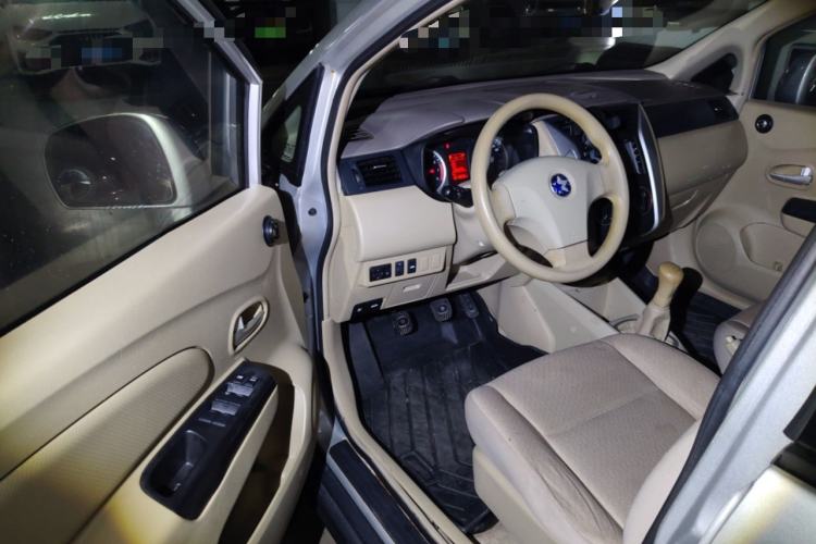 Used Venucia D50 2013 1.6L Manual Fashion Edition Driver Seat