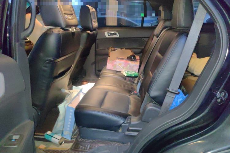 Used Ford Explorer 2013 3.5L Deluxe Model
