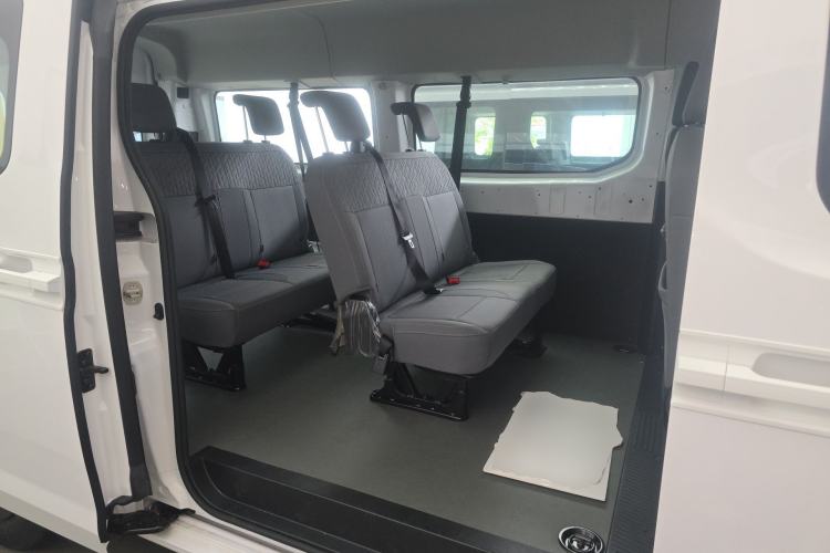 Used Farizon Super VAN 2025 Model, Zhifu Edition, Mid-axle Medium-roof, 83 kWh Left Rear Seat