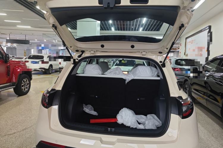 Used Geely Galaxy Geome 2025 410 km Free Version