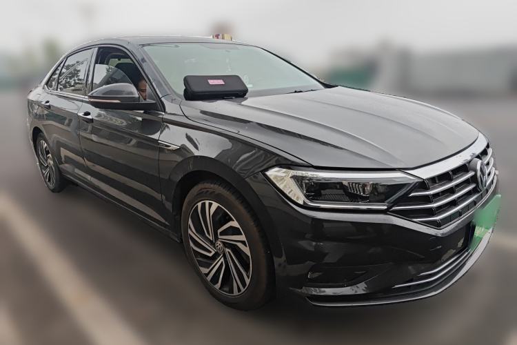 Used Volkswagen Sagitar 2021 280TSI DSG Excellence Edition Front Right 45 Deg