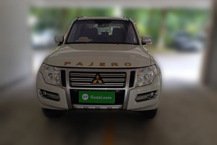 Used Mitsubishi Pajero 2018 3.0L Automatic Prestige Edition
