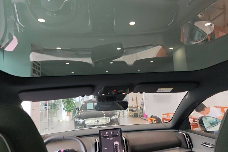 Used Volvo EX30 2025 Rear-Drive Long-Range Plus Model
