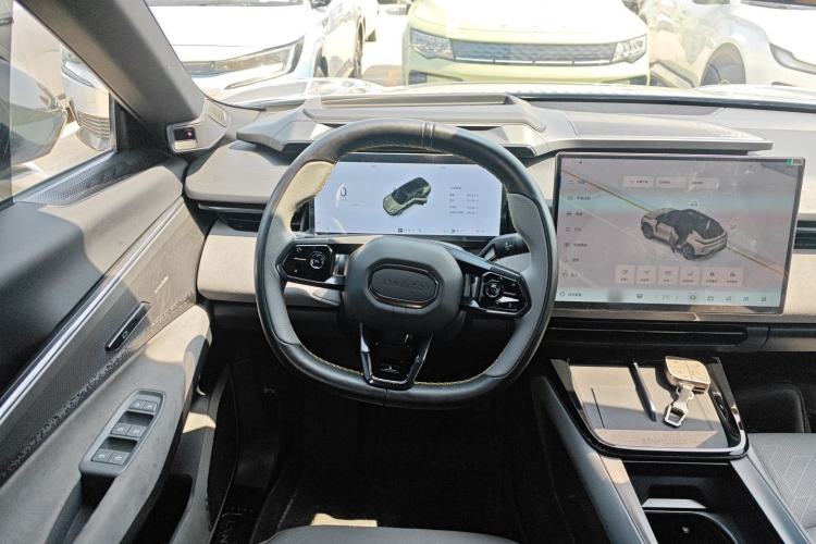 Used Lynk & Co 08 EM-P 2023 120km Long-Range Pro
