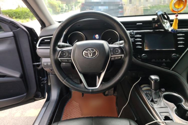 Used Toyota Camry 2018 2.0G Luxury Edition
