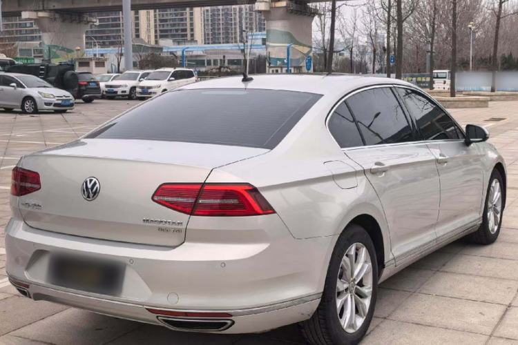 Used Volkswagen Magotan 2019 330TSI DSG Luxury Version China VI Standard