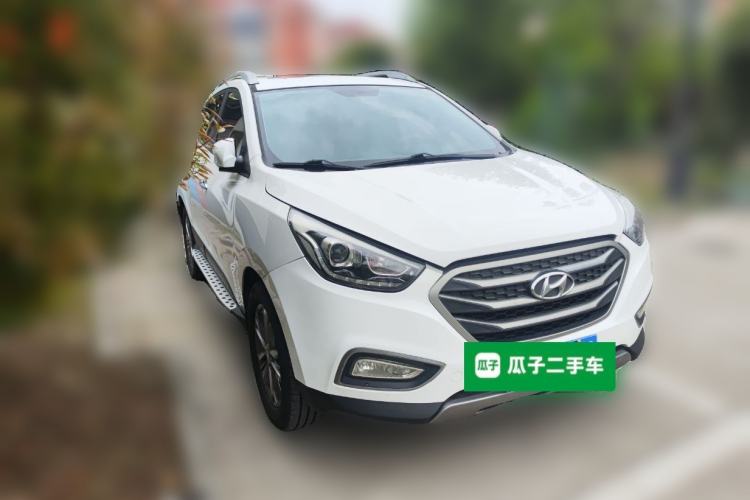 Used Hyundai ix35 2013 2.0L Automatic Two-Wheel Drive Smart GLS China IV Standard Front Right 45 Deg
