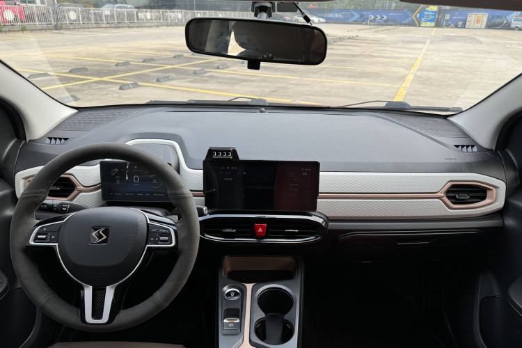 Used SOL E10X 2021 302 km Range Fashion Edition 31.4 kWh
