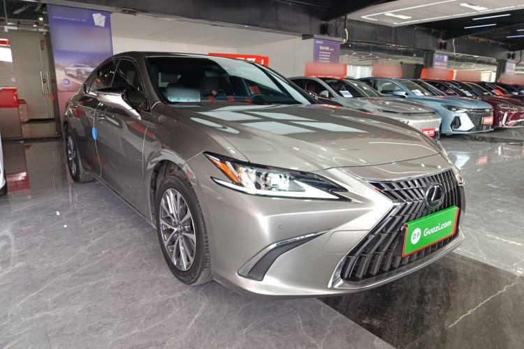 Used Lexus ES 2021 200 Excellence Edition
