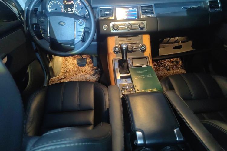 Used Land Rover Range Sport 2012 5.0 NA V8 HSE Center Console