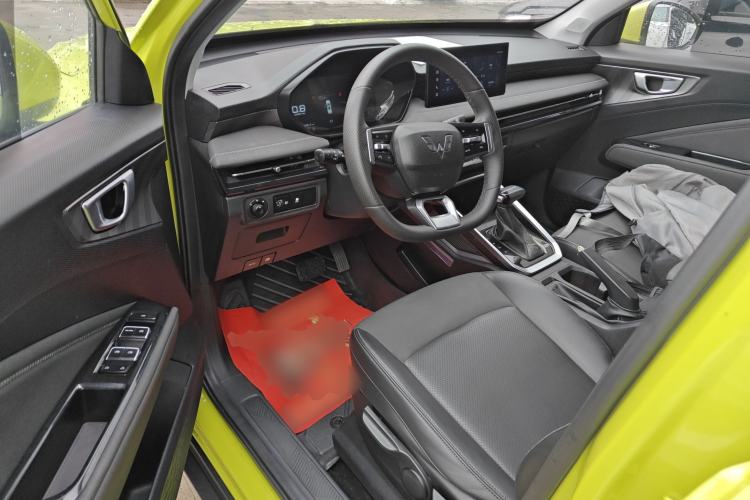 Used Wuling Alvez 2022 1.5L CVT Comfort Edition Driver Seat