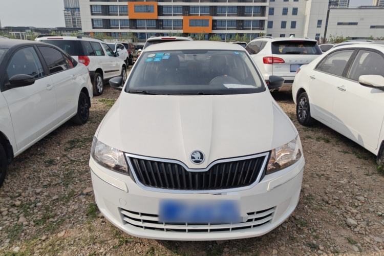 Used Skoda Rapid 2016 1.6L Manual Front-Wheel-Drive Version Front