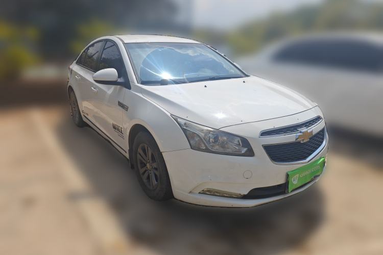 Used Chevrolet Cruze 2015 1.5L Classic SL MT Front Right 45 Deg