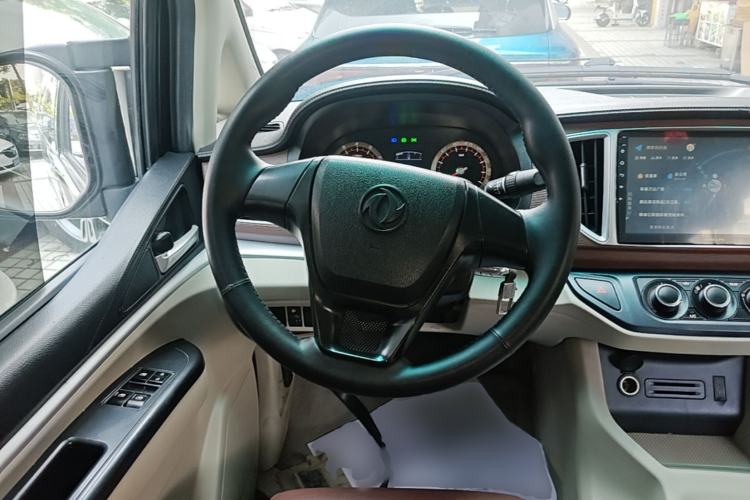 Used FORTHING Lingzhi 2018 M5L 2.0L 7-Seater Comfort Model