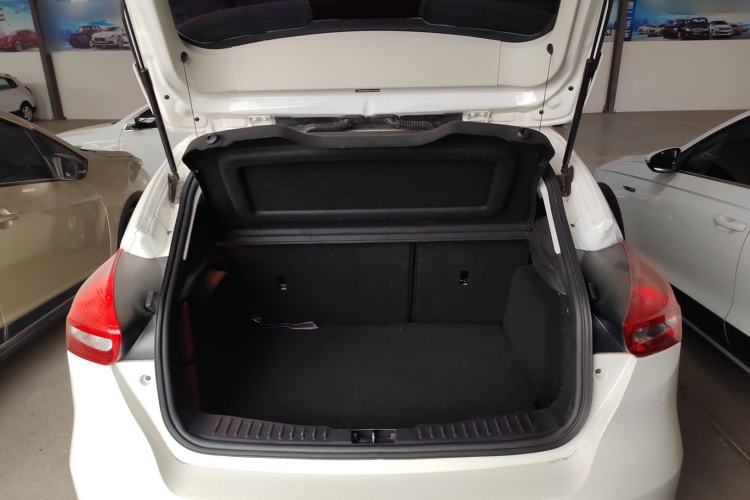 Used Ford Focus 2018 Hatchback Classic 1.6L Automatic Trendy SmartDrive Edition
