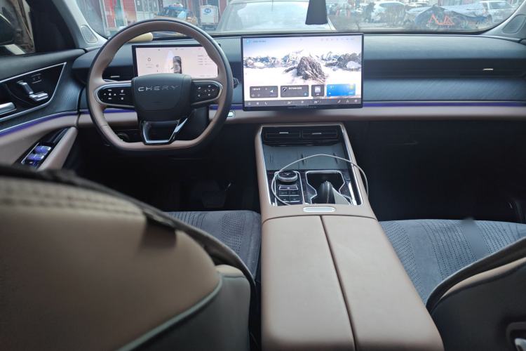 Used Chery Tiggo 8 L 2025 Model 2.0T Two-Wheel Drive Changhong Edition—5 Seaters