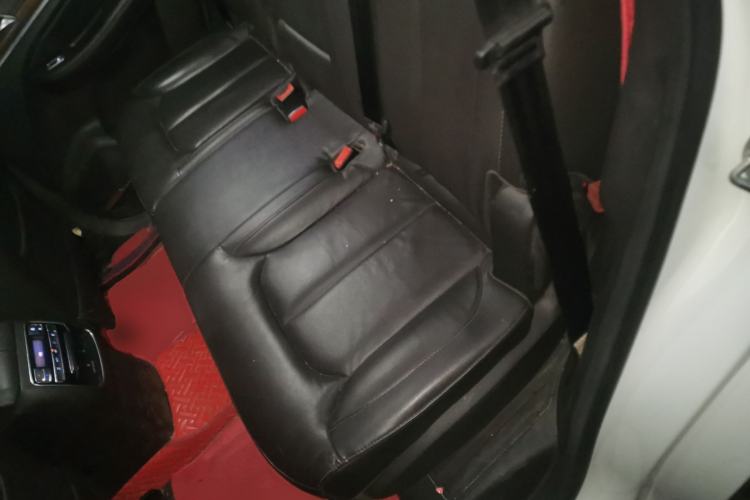 Used Roewe RX8 2019 30T Smart Connectivity Two-Wheel Drive Supreme Flagship Edition
