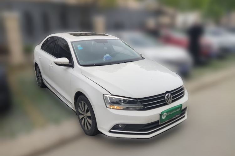 Used Volkswagen Sagitar 2018 280TSI DSG Comfort Model Front Right 45 Deg