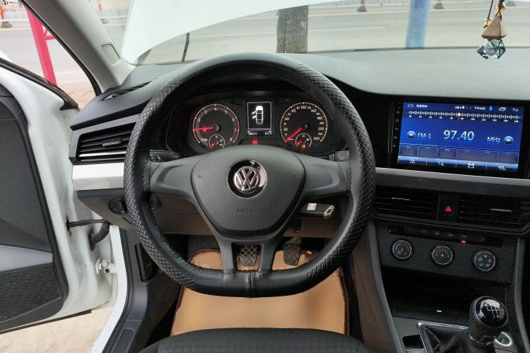 Used Volkswagen Bora 2020 1.5L Manual Fashion Edition
