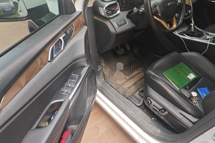 Used Lynk & Co 01 2019 2.0T Two-Wheel-Drive Pro Version China VI Standard Interior 3