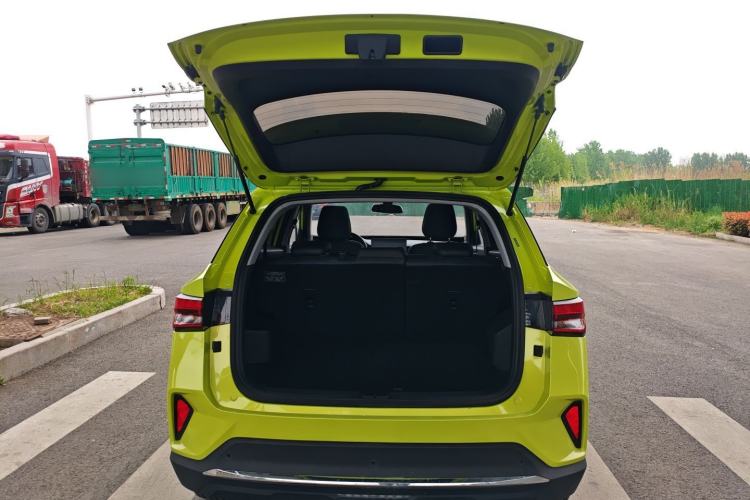 Used Wuling Alvez 2022 1.5L CVT Comfort Edition Trunk