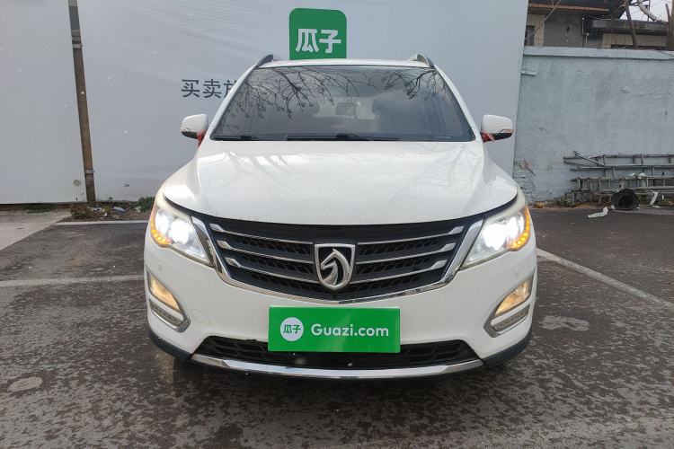 Used Baojun 560 2015 1.8L manual luxury version
