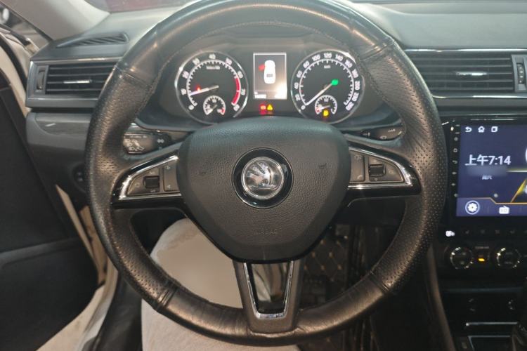 Used Skoda Superb 2016 TSI330 DSG Smart Drive Edition Steering Wheel