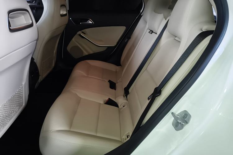 Used Mercedes-Benz GLA 2015 GLA 220 4MATIC Fashion Model
