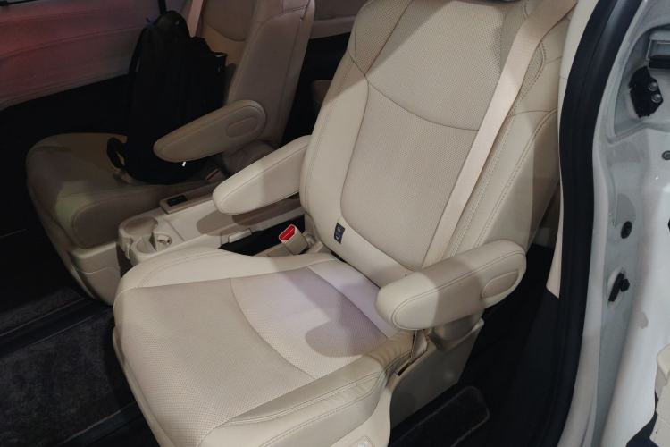 Used Toyota SIENNA 2021 2.5L Hybrid Premium Edition Left Rear Seat