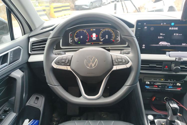 Used Volkswagen Tiguan L 2025 Model, Outstanding Version, 300TSI Automatic Two-Wheel Drive Longteng Edition