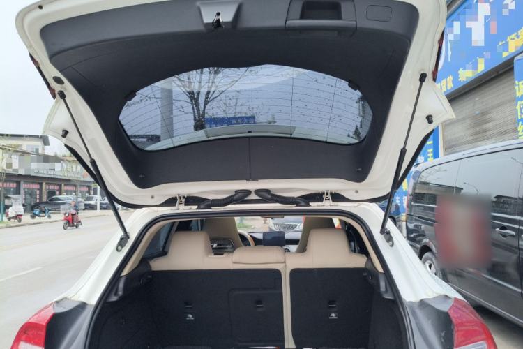 Used Mercedes-Benz GLA 2016 GLA 220 4MATIC Fashion Edition Trunk