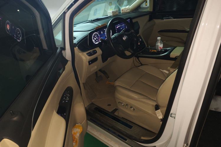 Used Buick GL8 2022 ES Landtrek 653T Luxury Edition