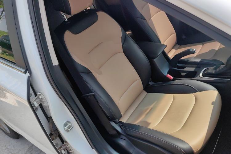 Used Chevrolet Monza 2020 320 Automatic Enjoyment Edition Right Front Seat