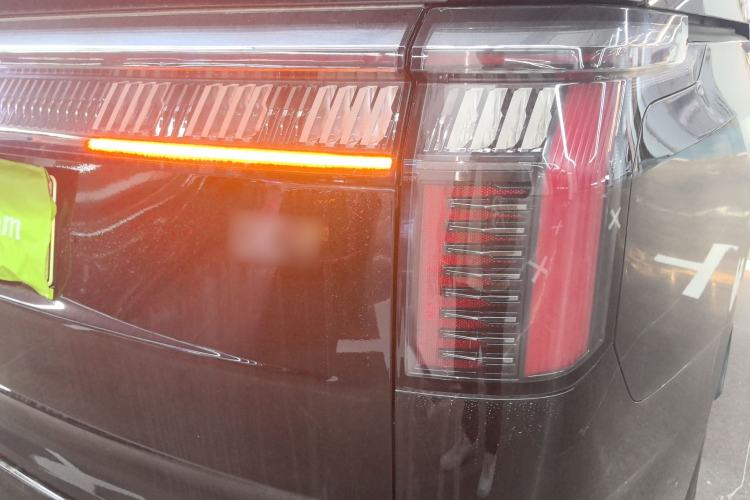 Used Zeekr 009 2024 7-Seater Walk-Through Version Four-Wheel Drive 108 kWh
