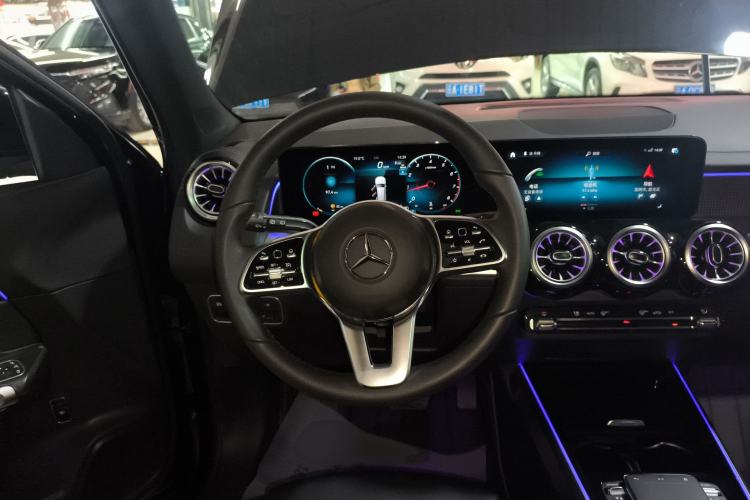 Used Mercedes-Benz GLB 2023 GLB 220 Sport Edition Steering Wheel